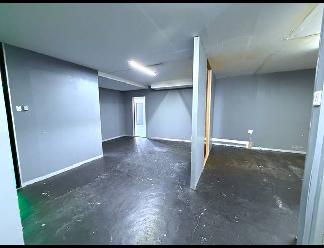 238M² OFFICE TO LET IN POINT WATERFRONT